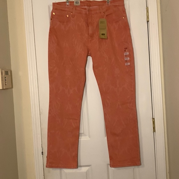 Levi’s 511 Slim NWT pink patterned jeans. 85% cotton size 38x32 gorgeous! - Picture 1 of 9